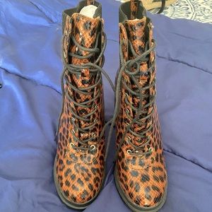 Never worn comfortable leopard booties